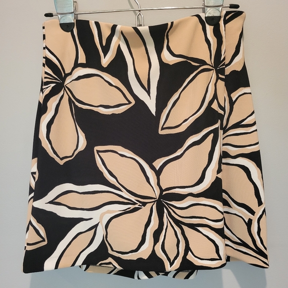 Boston Proper Beyond Travel Exploded Sketch Tropical Floral Mini Skort SZ XS - Picture 2 of 8